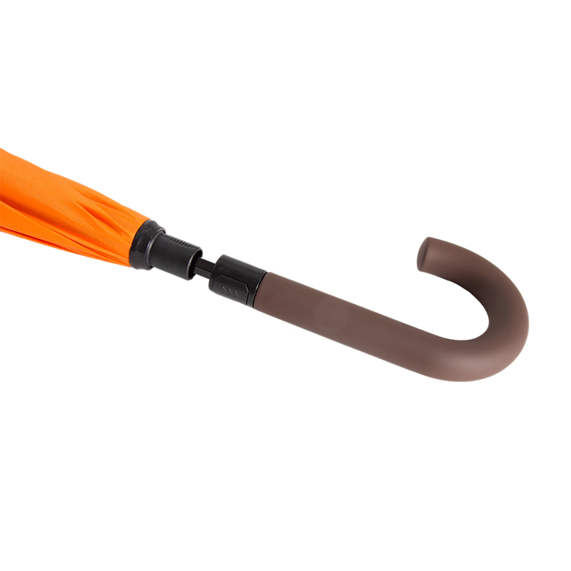 How does the splicing process of a finished umbrella affect its waterproofness?